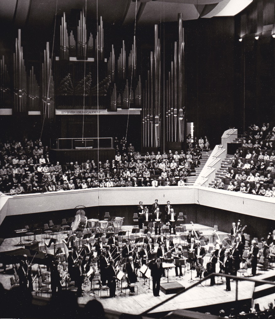 UA von De profundis durch Kurt Masur und das Gewandhausorchester Leipzig, 1981
